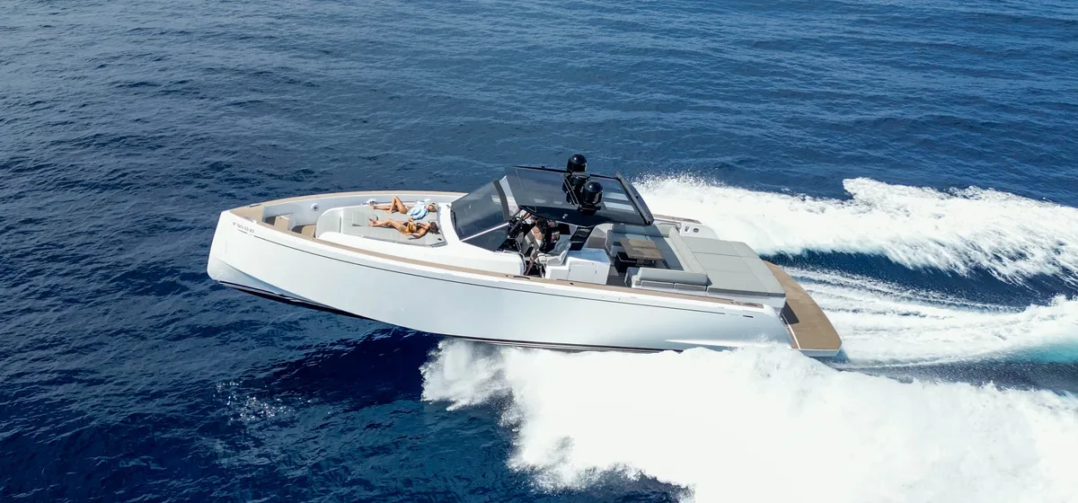 Pardo 52