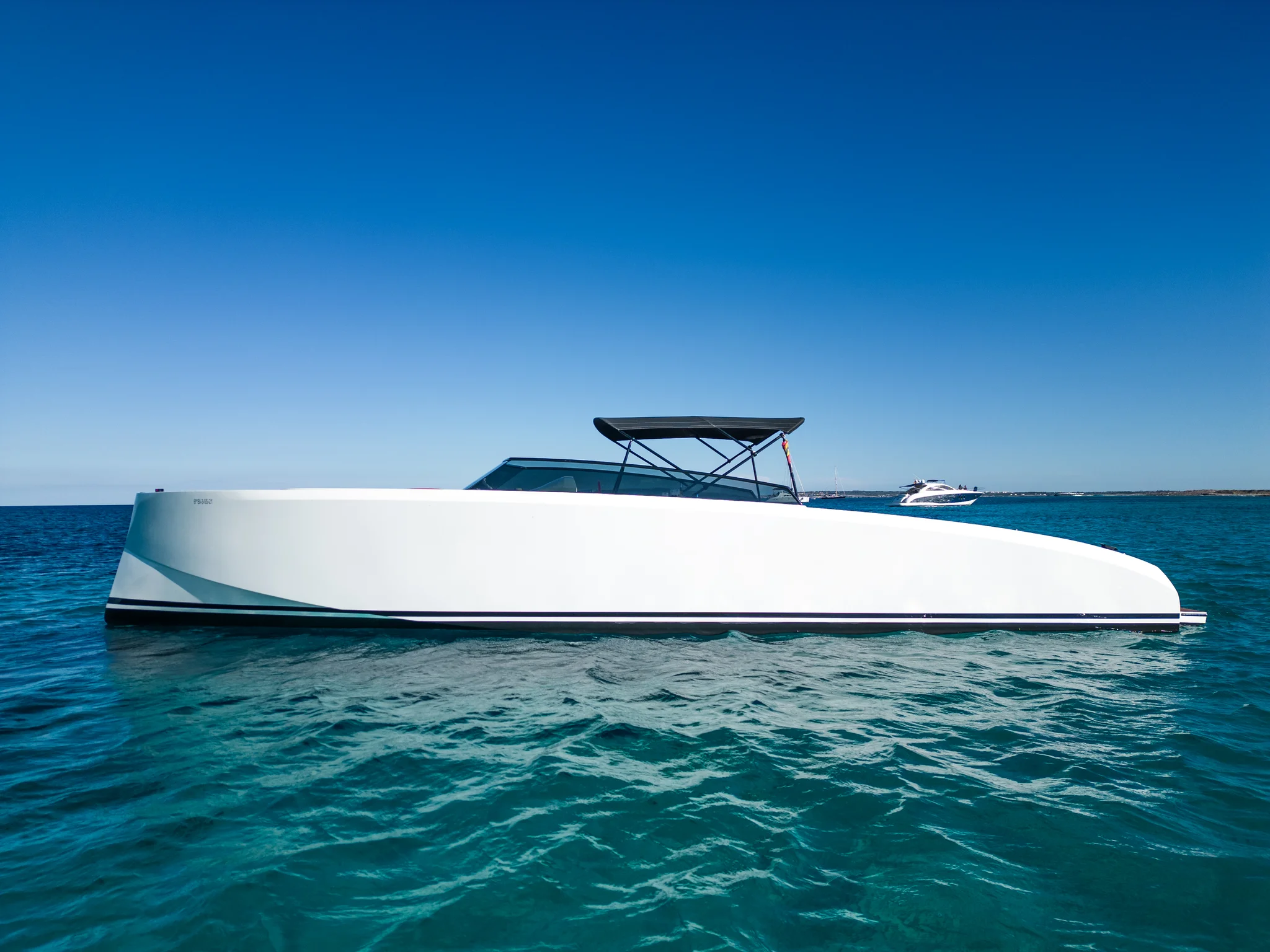 Vanquish 45 — Photo 2